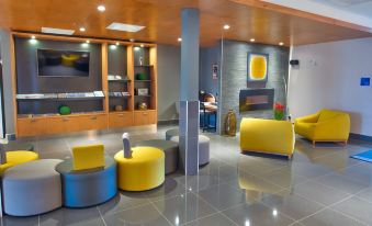 Holiday Inn Express & Suites Vaudreuil - Dorion