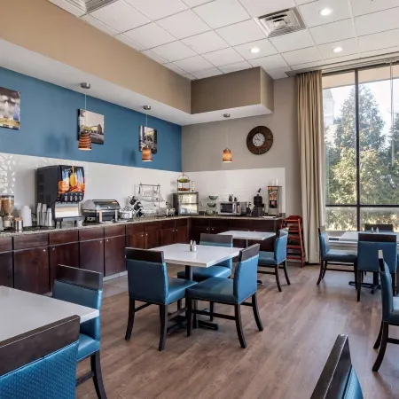 Best Western Plus Philadelphia Airport South at Widener University