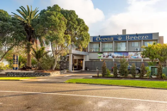 Ocean Breeze Hotel Hotels near Takapuna
