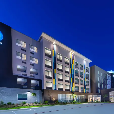 Tru by Hilton Laredo Airport