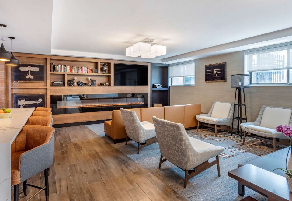 컴포트 인 JFK 공항의 외관