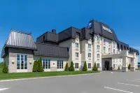 Comfort Inn & Suites - 3-Star