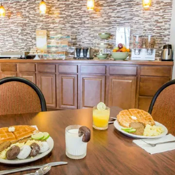 Quality Inn US65 & E Battlefield Rd Springfield