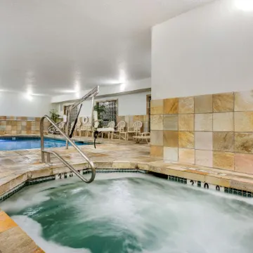 Clarion Pointe Medford