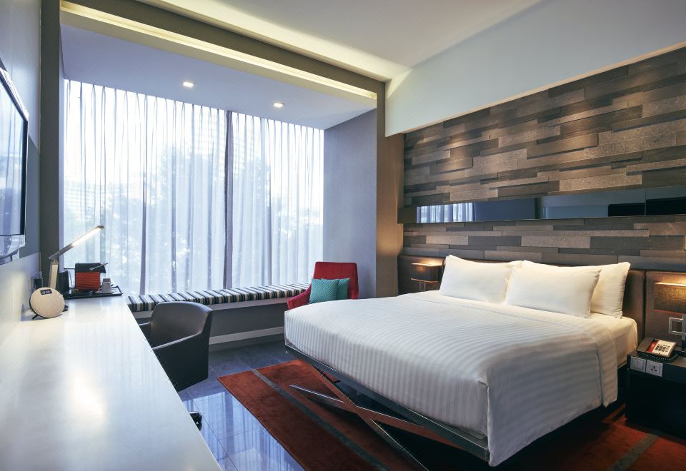 Quincy Hotel by Far East Hospitality Over view