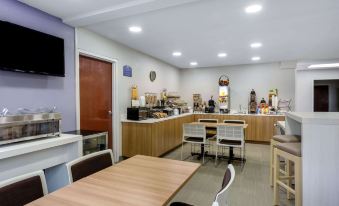 Microtel Inn & Suites by Wyndham Burlington