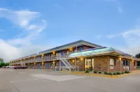 Motel 6 Salina, KS - 2-Star