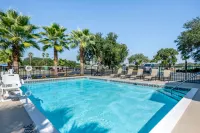 Quality Inn & Suites Leesburg Chain of Lakes - Pools