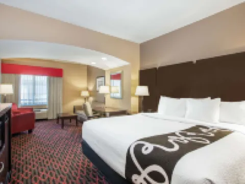 La Quinta Inn & Suites by Wyndham Conway Hotels in Conway