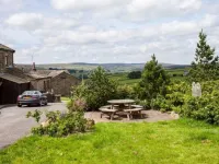 Leeming Wells Hotel a Calderdale District