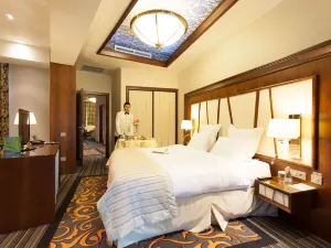 Metropolis Hotel
