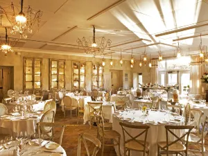 Delamar Greenwich Harbor