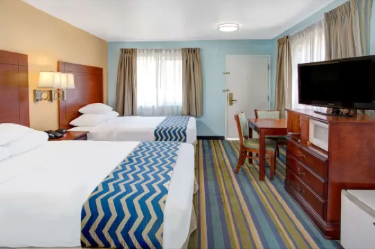 旅行者飯店（Travelodge by Wyndham Bishop）