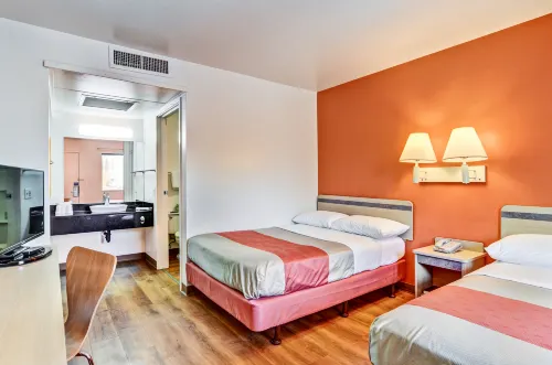 Motel 6 Pittsburgh, PA - Crafton Hotels in Robinson Township