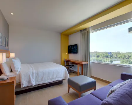 Hampton Inn & Suites by Hilton Paraiso Tabasco Hotels in Paraiso