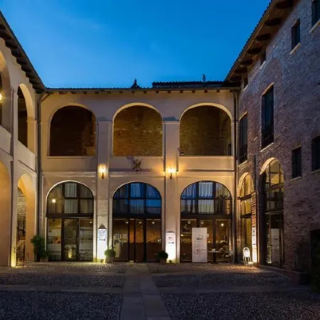 Relais Palazzo Paleologi Sec.XIV Отели в г. Лу
