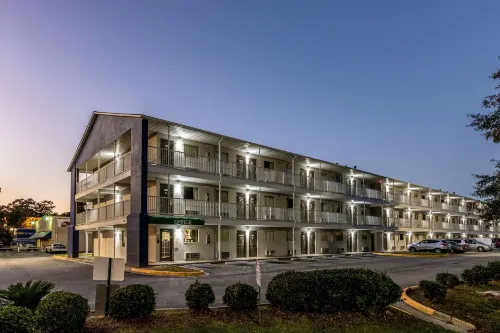 Studio 6 Extended Stay - Savannah, GA - Beach