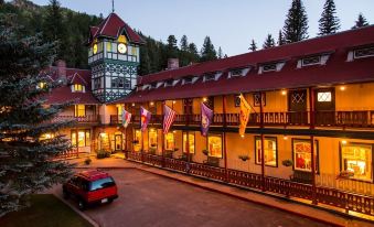 The Historic Redstone Inn - Housity