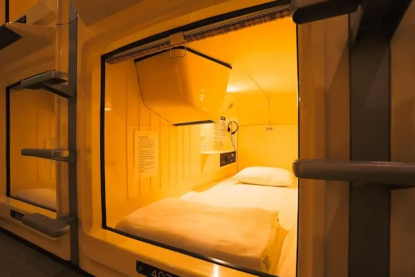 上野膠囊旅館, 湯島膠囊旅館