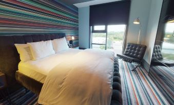 Village Hotel London Watford - Housity