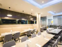 Maldron Hotel Newcastle Hotels near Castle Garth