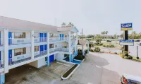 Scottish Inn & Suites - Kemah Boardwalk Hotels in Seabrook