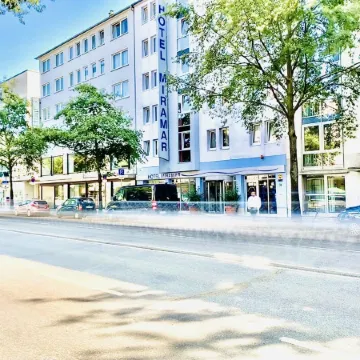 Hotel Miramar am Römer Отели рядом с достопримечательностью «Исторический музей»