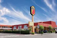 Super 8 by Wyndham Eureka Hotels in Eureka