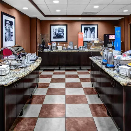 Hampton Inn & Suites Bakersfield/Hwy 58