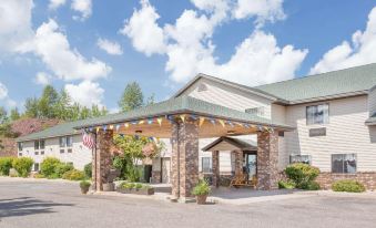 Days Inn by Wyndham Iron Mountain