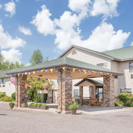Days Inn by Wyndham Iron Mountain