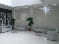 Skyward Hotel Hotels in Malalayang