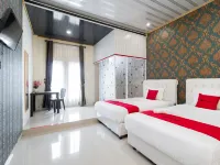 RedDoorz Syariah Near Minangkabau International Airport Hotels in Katapiang