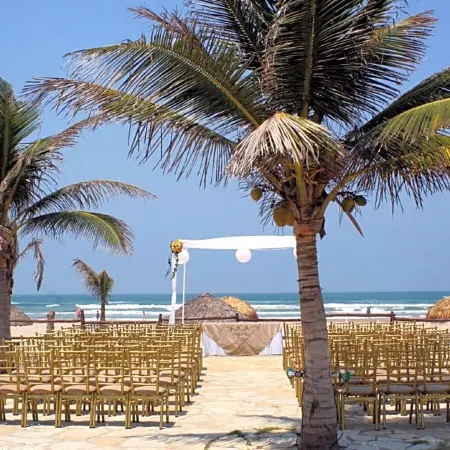 Hotel Arenas del Mar Resort