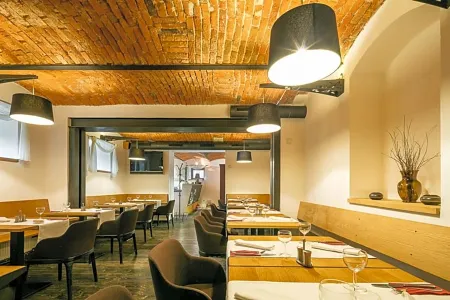 Pytloun Self Check-in Hotel Liberec Отели рядом с достопримечательностью «DinoPark Liberec Plaza»