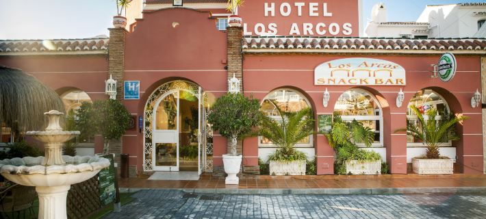 Los Arcos Отели в г. Нерха