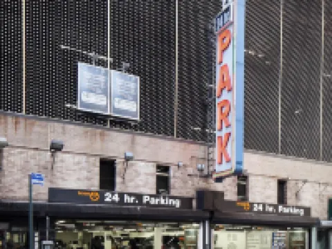 เทมโป บายฮิลตัน นิวยอร์ก ไทม์สแควร์ โรงแรมใกล้จุดชมวิวท็อปออฟเดอะร็อค