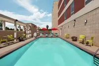 Home2 Suites by Hilton Savannah Airport - プール