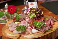 Logis Gourmet & Relax Wellness Hotel de La Sure - breakfast