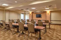 Wyndham Garden Kansas City Airport Hotels in May