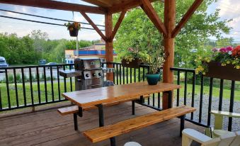 Capharnaüm Gîte - Boutique - Café - Housity