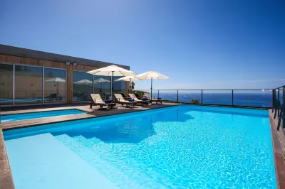 Mosteiros Place Hotel in zona Piscinas Naturais