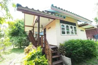 Baan Suanjarean Resort