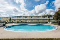 Travelodge by Wyndham Aberdeen - Motels
