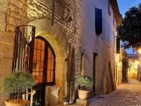 Le Vieux Castillon Hotel di Vers-Pont-du-Gard