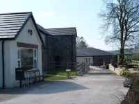 Dunamoy Cottages & Spa - parking