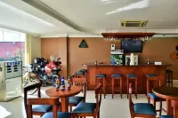 Gran Hotel de Lago - El Coca - bars