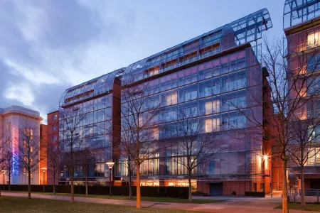 Lyon Marriott Hotel Cité Internationale Отели рядом с достопримечательностью «Музей книгопечатания»