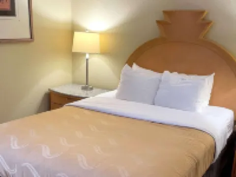 Baymont by Wyndham Greenfield Hotels in Greenfield