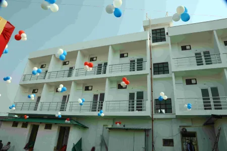 Hotel Kss Inn Отели рядом с Аэропорт Дехрадун